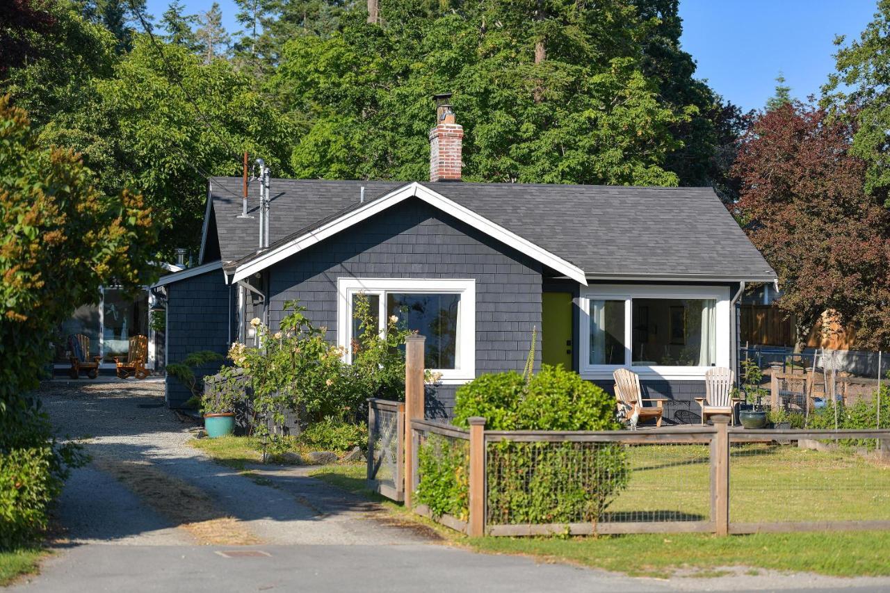 The Bayside Cottage North Saanich Exterior foto