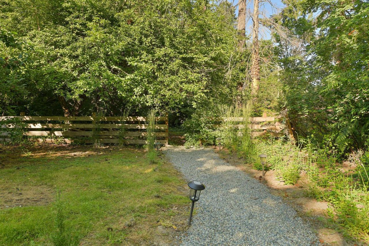 The Bayside Cottage North Saanich Exterior foto