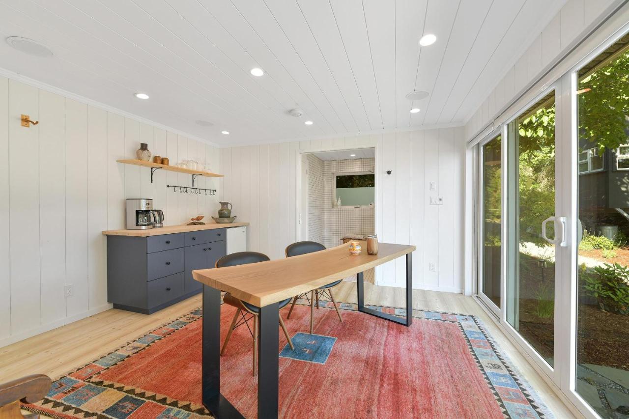 The Bayside Cottage North Saanich Exterior foto
