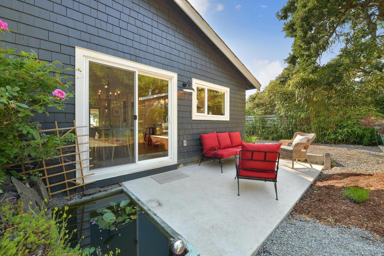 The Bayside Cottage North Saanich Exterior foto