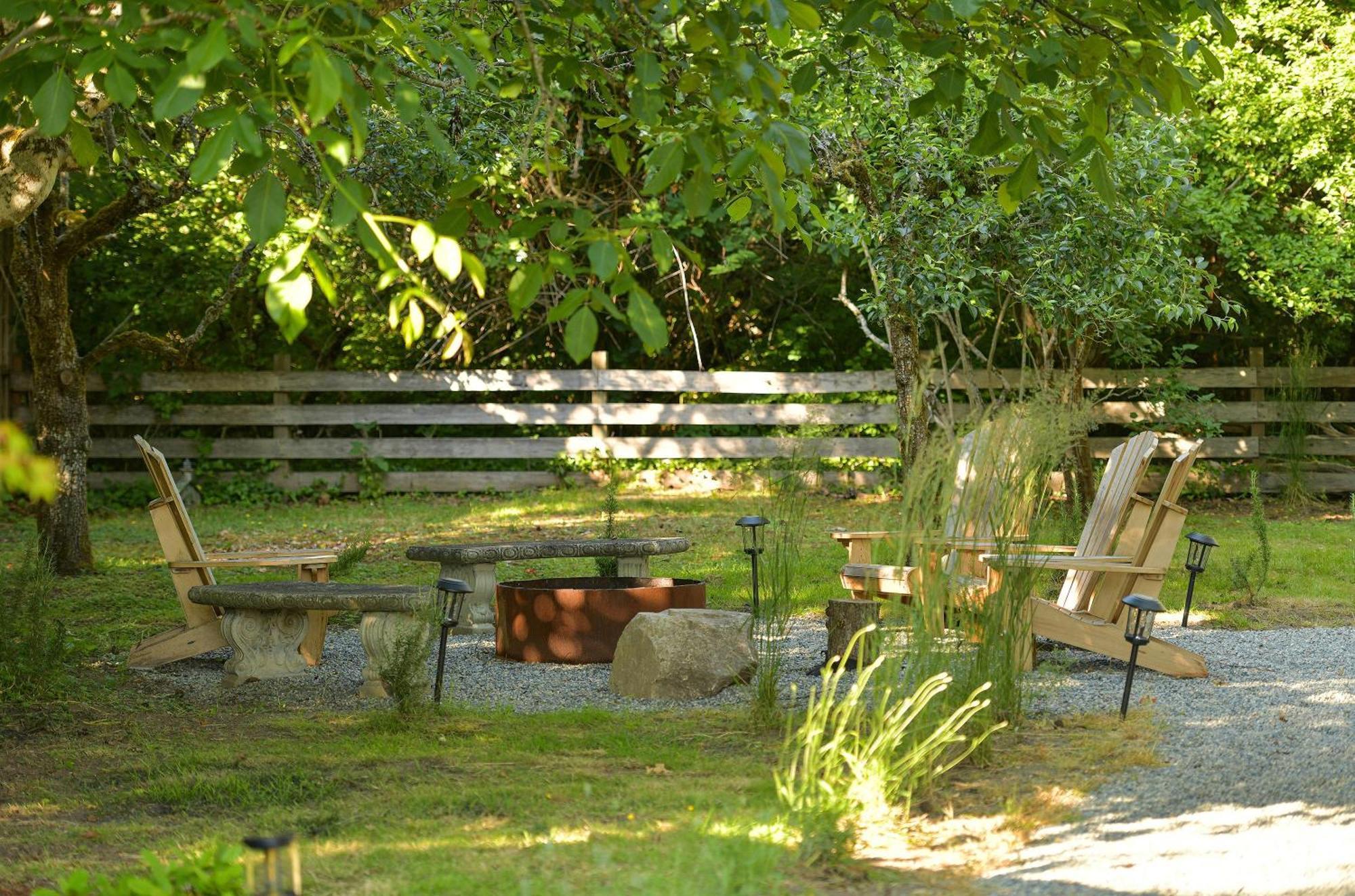 The Bayside Cottage North Saanich Exterior foto