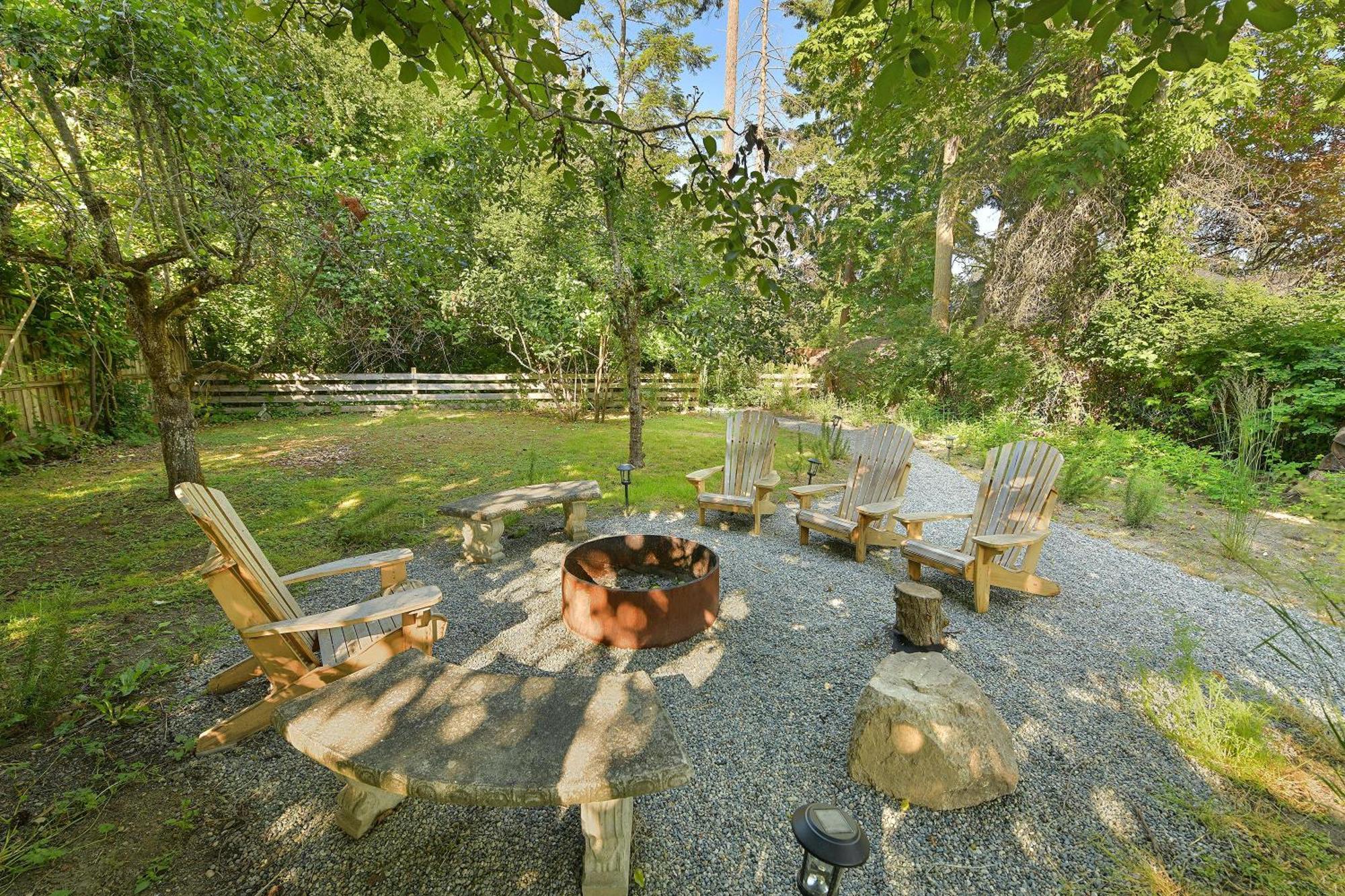 The Bayside Cottage North Saanich Exterior foto
