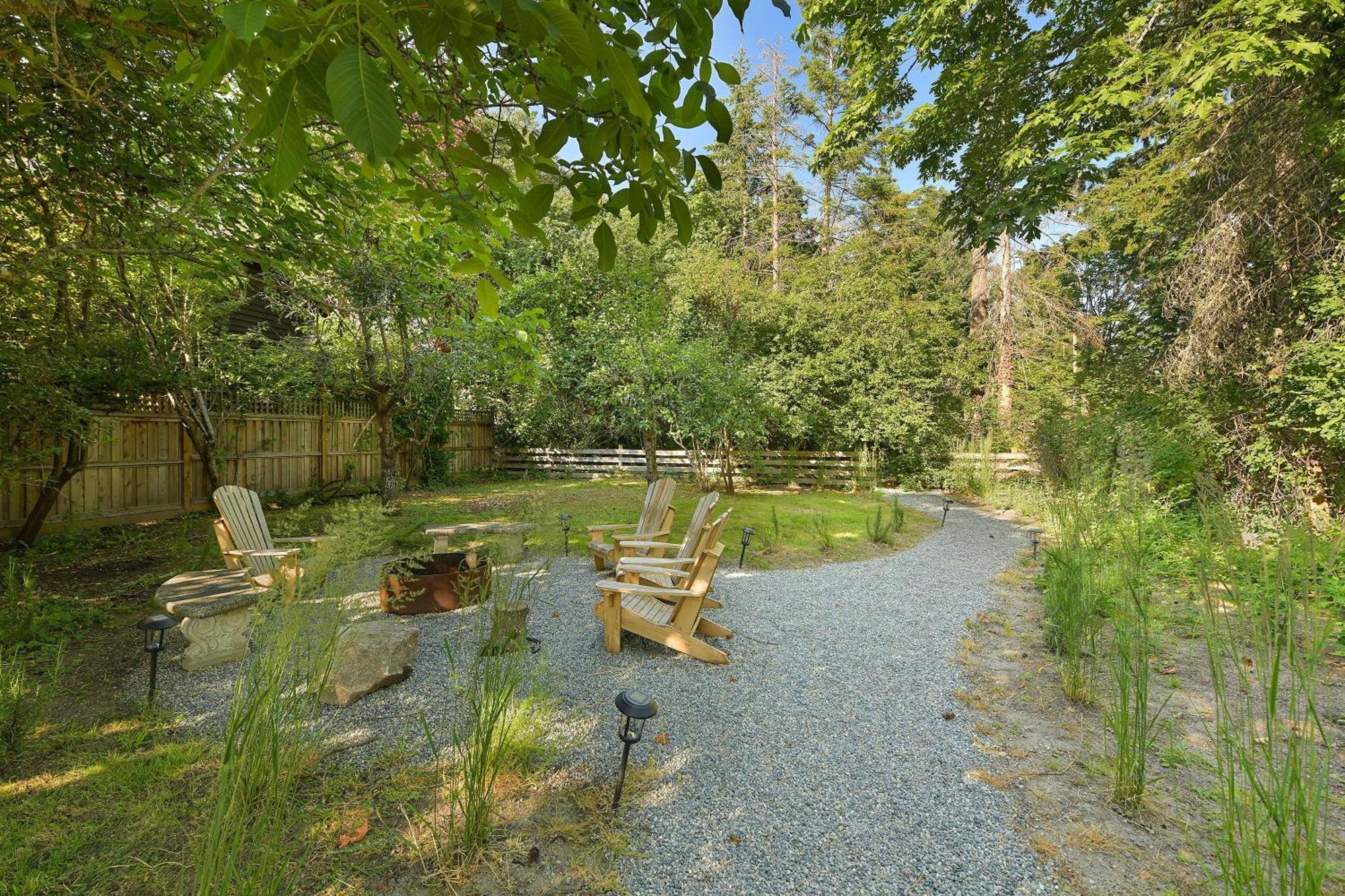 The Bayside Cottage North Saanich Exterior foto